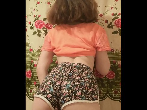 ❤️ Leanabh òg sexy a ’toirt dheth na shorts aice air a’ chamara ❤️❌ Pornagrafaidheachd breagha aig gd.makesexnotwar.ru